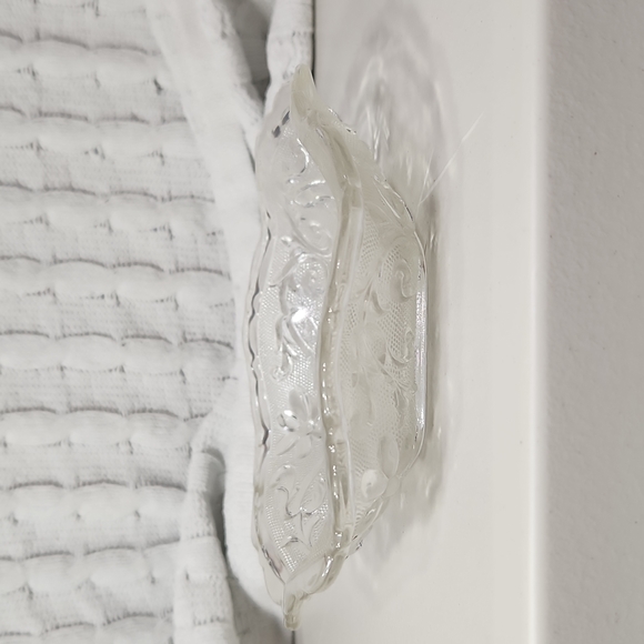 🕸Vintage Glass Octagon Shaped Floral Accented Textured Exterior Mini Dish - Picture 3 of 7